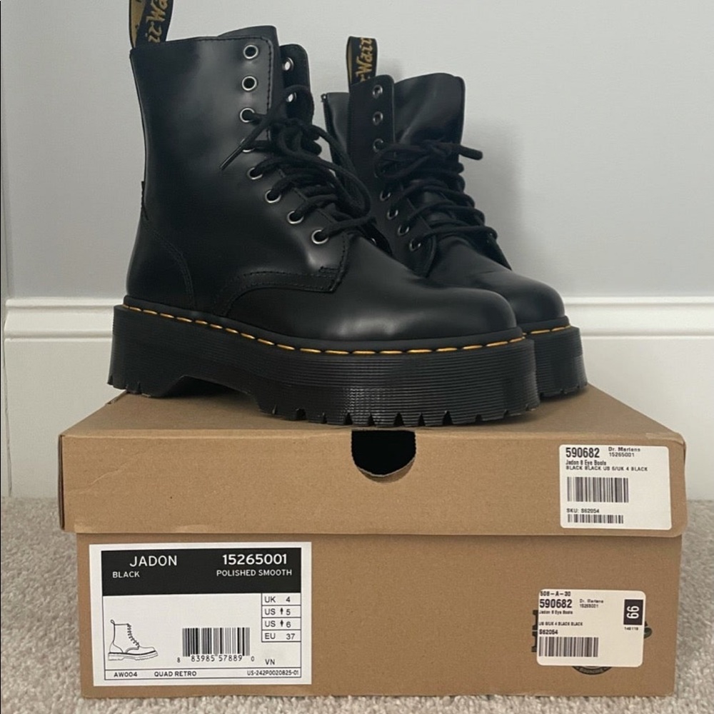 COPY - Dr Martens Jadon Boots ✨NWT